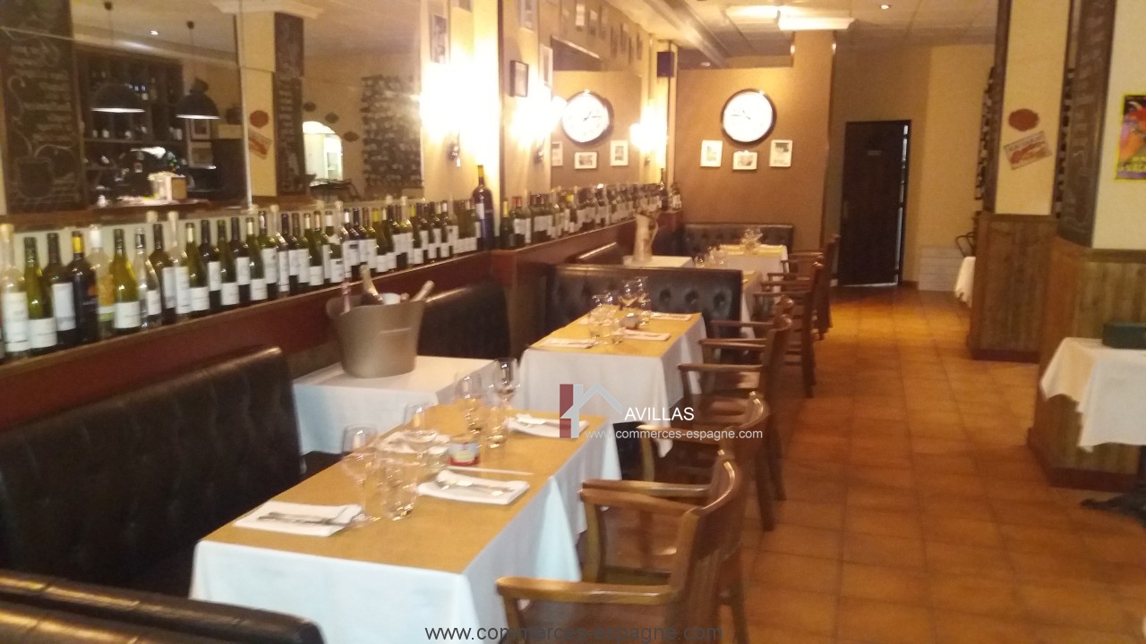 Fuengirola, café, Style Brasserie parisienne avec terrasse