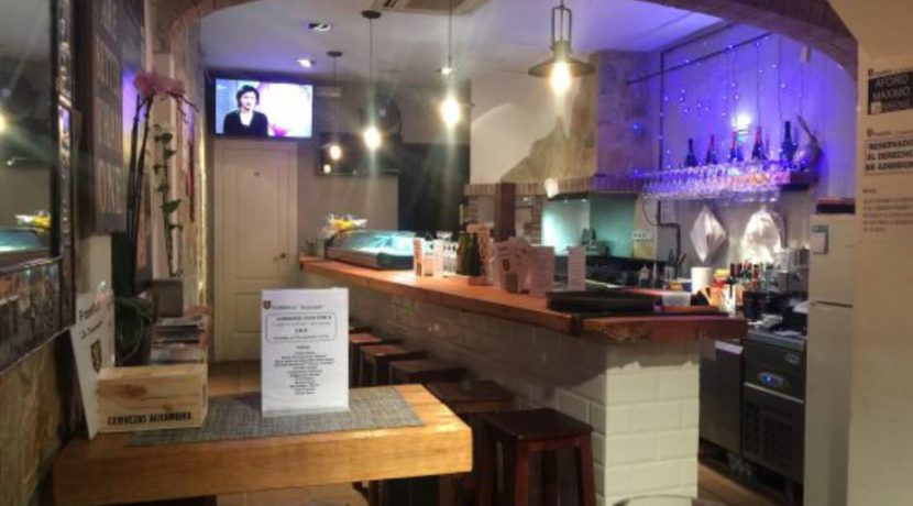 bar-tapas-restaurant-blanes-salle-COM17034