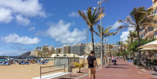 Restaurant à Las Palmas de Gran Canaria, face mer