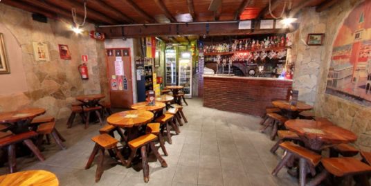 Bar avec 3 appartements à Lloret de Mar