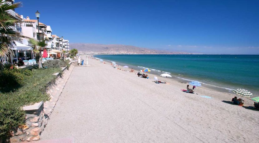 Roquetas-de-Mar-avillas-commerce-espagne