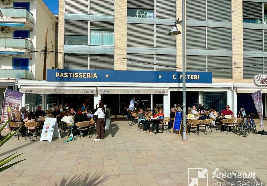 mini_Coma-Ruga - Bar Caféteria - COM25008 - Terrasse3